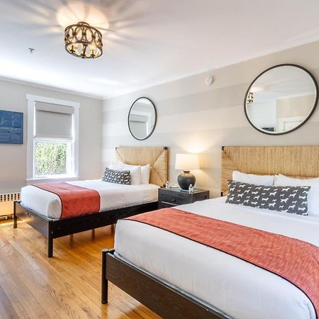 Bed and Breakfast Paws On Pelham (Adults Only) Torre di Torre di Newport Esterno foto