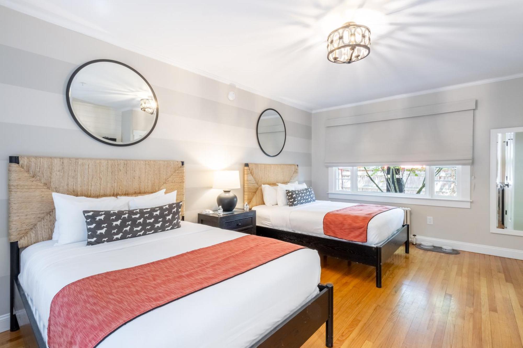 Bed and Breakfast Paws On Pelham (Adults Only) Torre di Torre di Newport Esterno foto